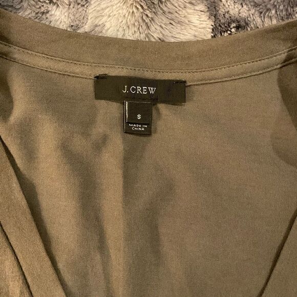 J.Crew 100% cotton top 🤍 - Picture 3 of 6